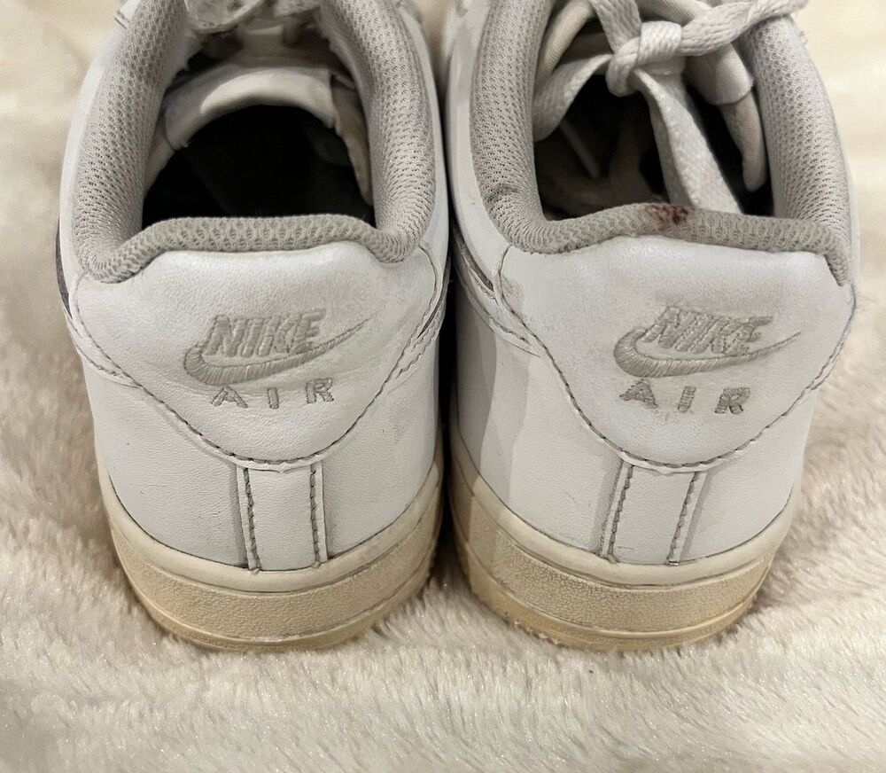 Nike Air Force 1 Low 07 Triple White Classic Sneaker AF1 Low-Top White Size 5.5Y - Picture 5 of 10